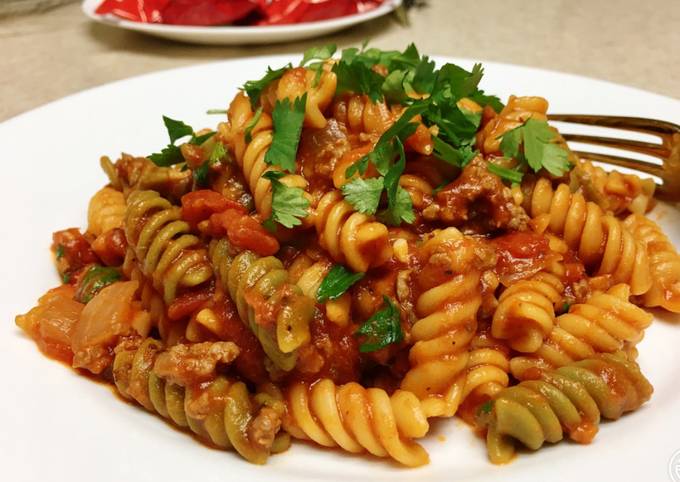 nui-xoắn-xao-thịt-bo-bằm-sốt-ca-recipe-main-photo nui-xoắn-xao-thịt-bo-bằm-sốt-ca-recipe-main-photo
